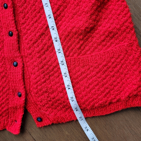 Oversized handmade button up knit vest bright red - Picture 8 of 8